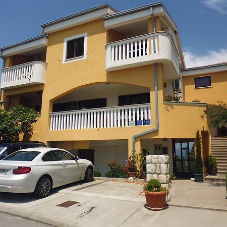 Apartments Jadranka Povile Novi Vinodolski Kamer foto