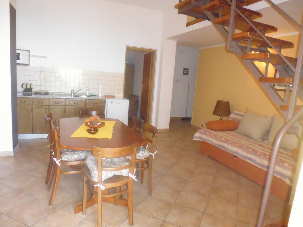 Apartments Jadranka Povile Novi Vinodolski Kamer foto