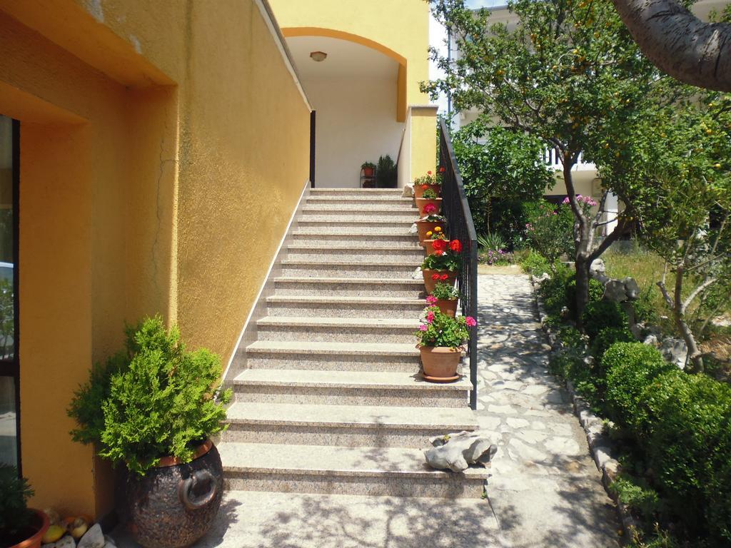 Apartments Jadranka Povile Novi Vinodolski Kamer foto