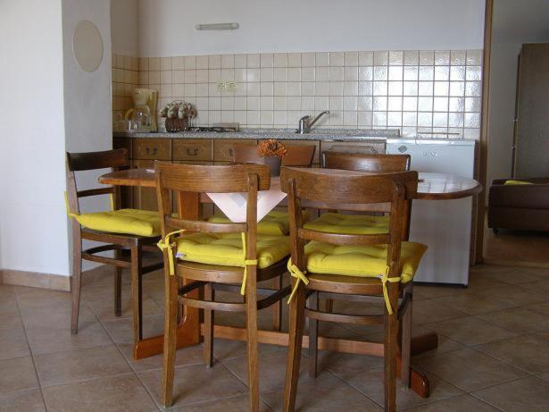 Apartments Jadranka Povile Novi Vinodolski Buitenkant foto
